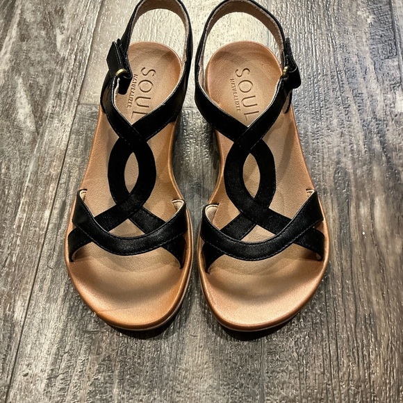 Naturalizer Black and Tan Sandals Size 5.5 - Picture 12 of 12